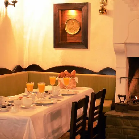 Traditional Lanari Pensiune